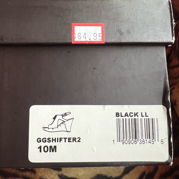 G by Guess Black/Gold Wedges size 10 New w Box - Picture 7 of 7